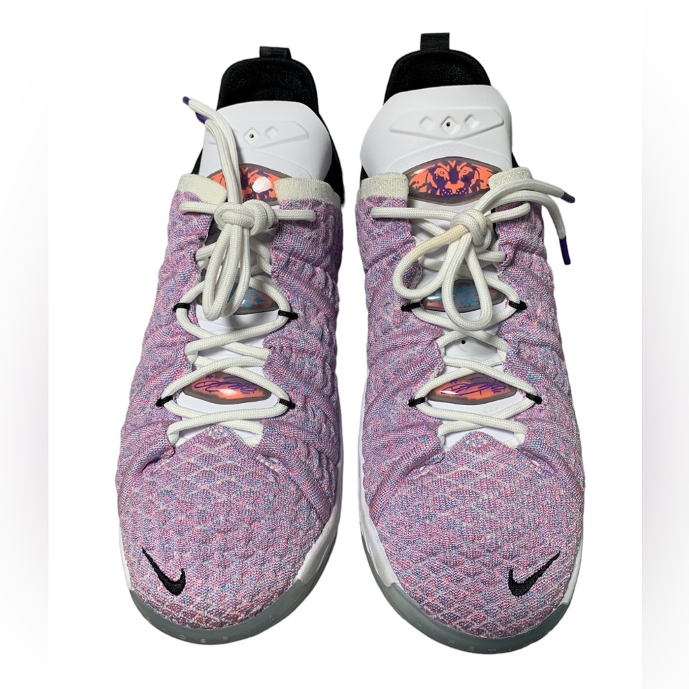 Nike LeBron XVIII 18 GS‎ Graffiti Basketball Shoes Multi CW2760-900 Kids 7Y
